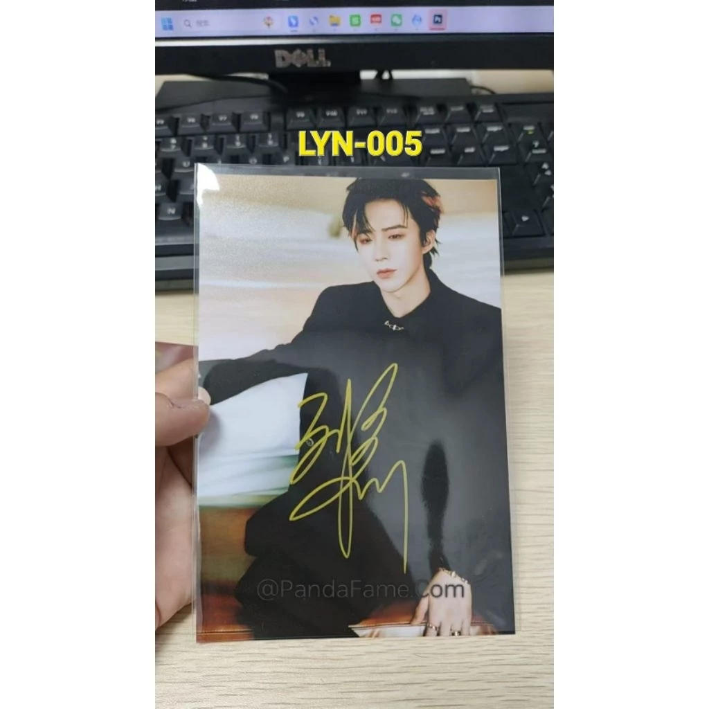 Liu Yuning Photo Card with Sign - Set A - 3
